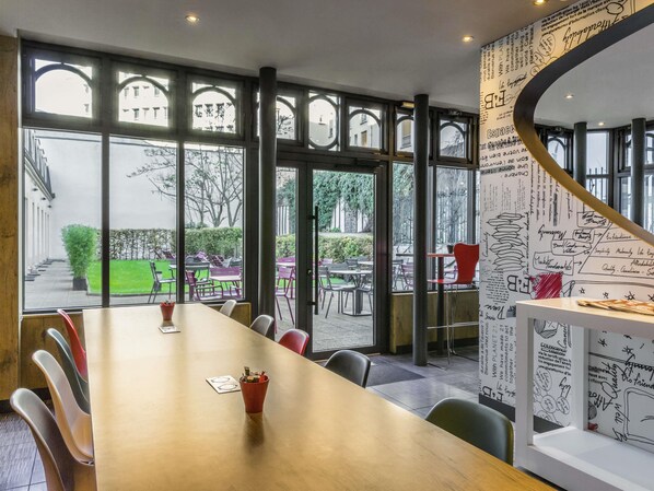 Bar (on property) - ibis Paris Gare de Lyon Ledru Rollin 12ème (Paris)