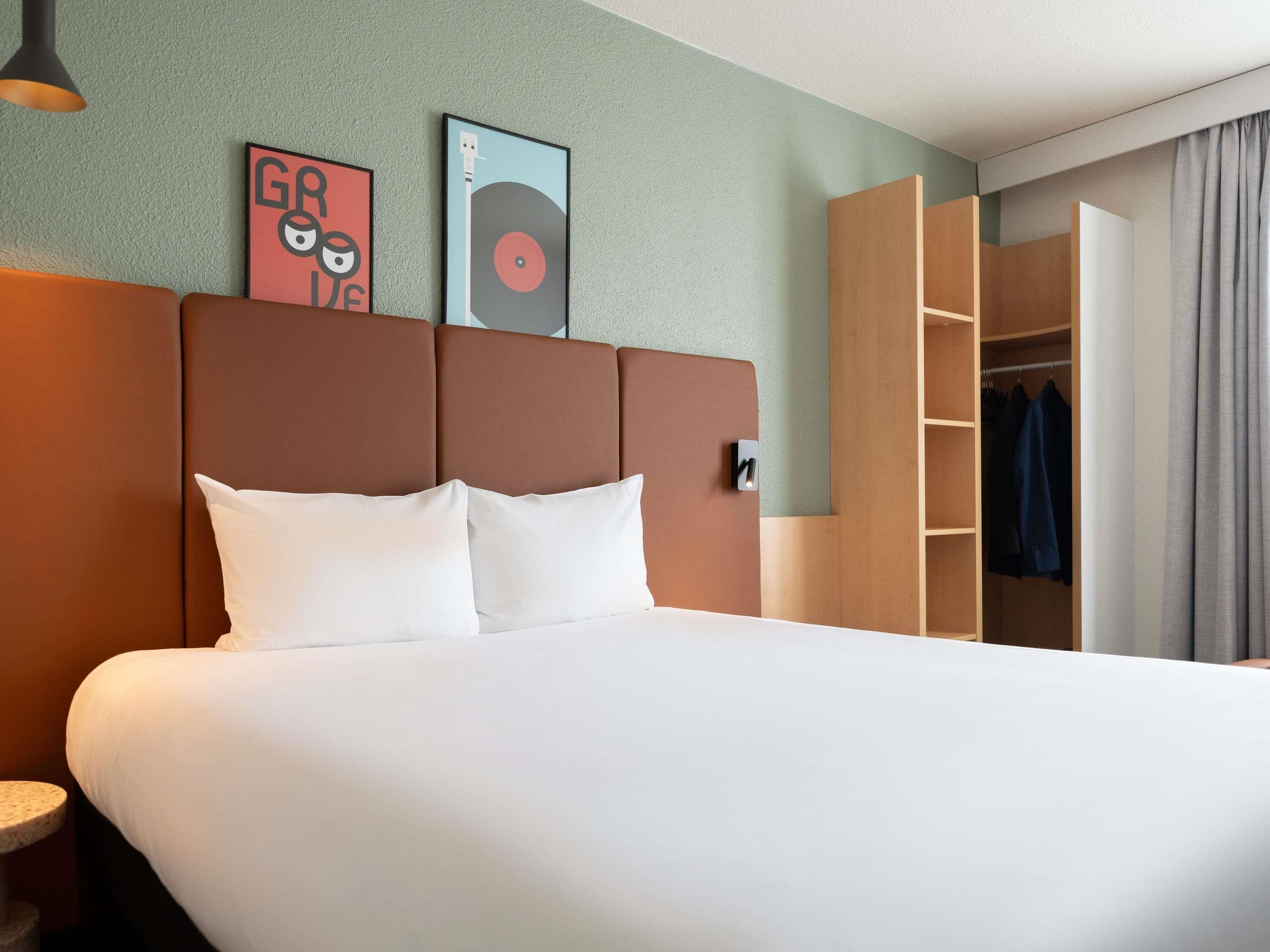 Standard Room, 1 Double Bed | Hypo-allergenic bedding, desk, laptop workspace, blackout curtains