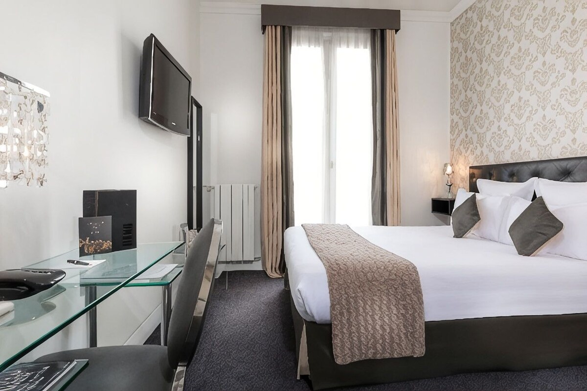 Premium bedding, minibar, in-room safe, desk