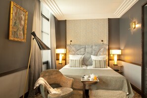 Premium bedding, in-room safe, desk, laptop workspace - Hotel Therese (Paris)