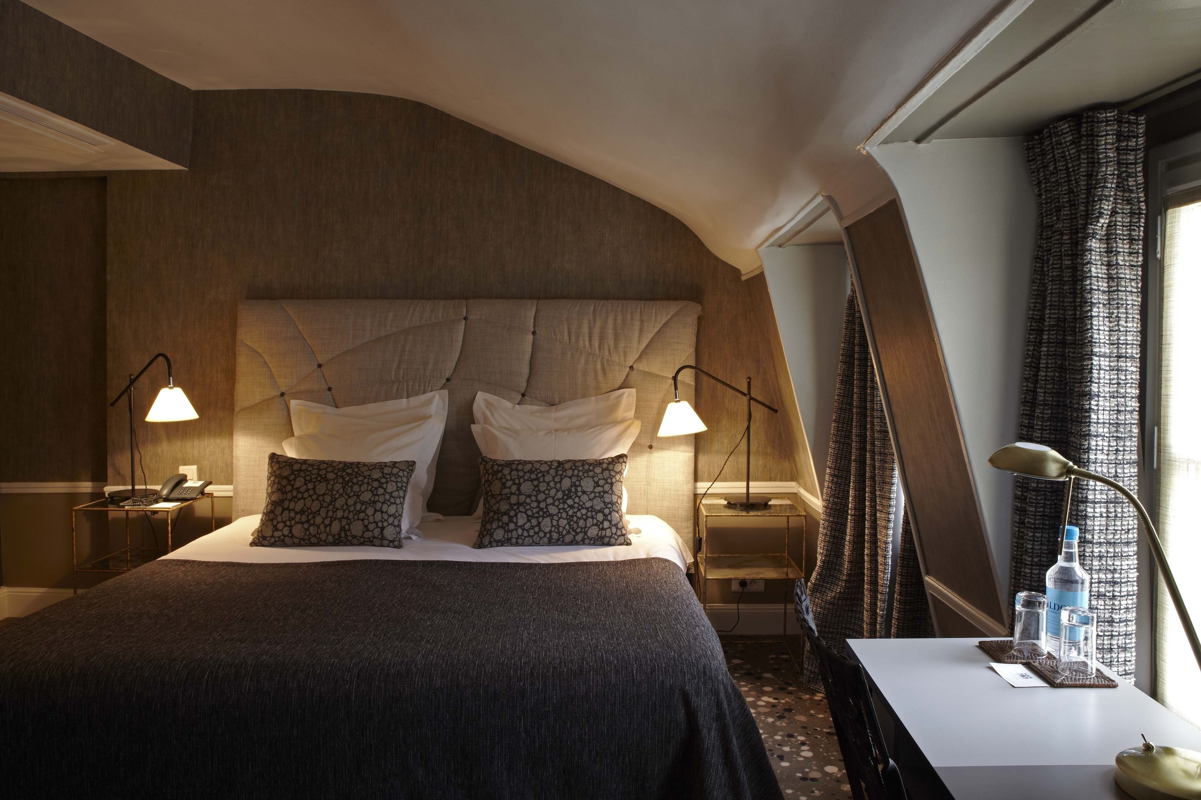 club twin room | premium bedding, minibar, in-room safe, desk