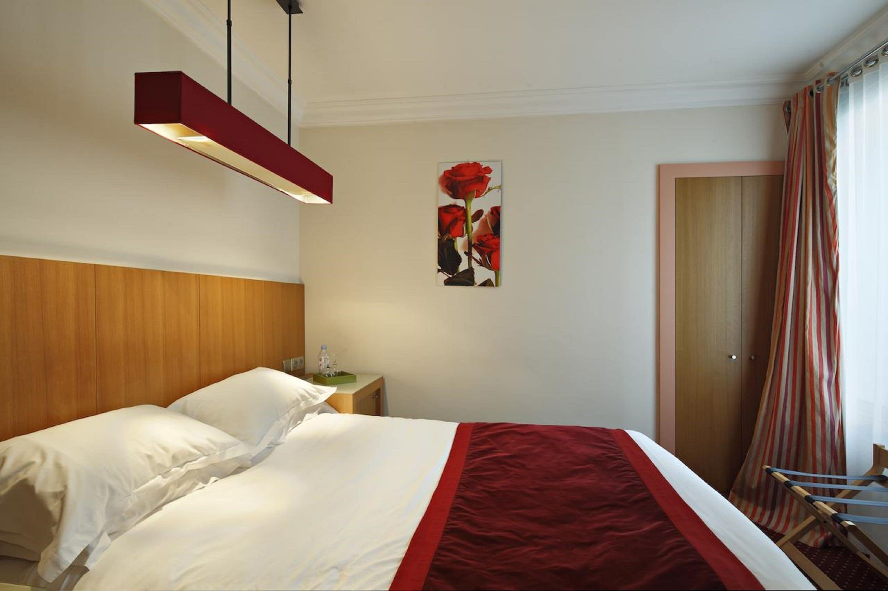 Photo - Westside Arc de Triomphe Hotel