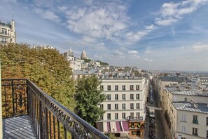 Triple Superior Room with Balcony & Double view