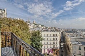 Triple Superior Room with Balcony & Double view
