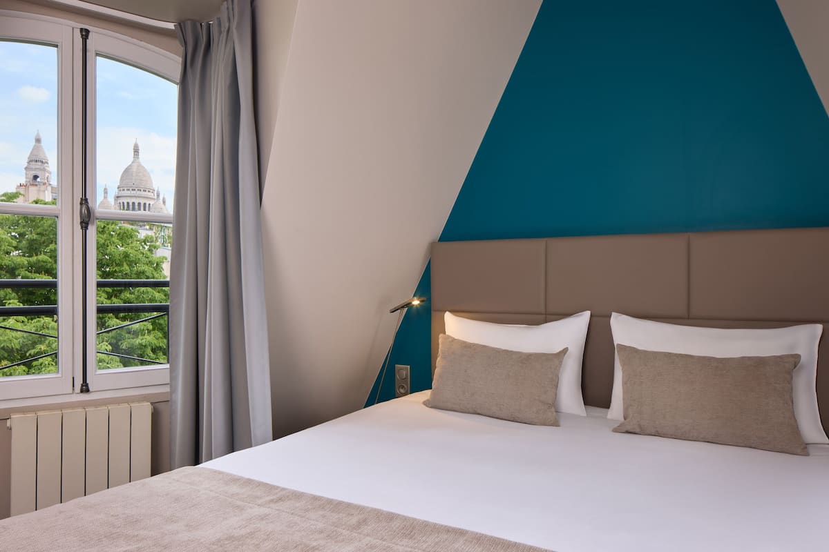 In-room safe, desk, iron/ironing board, free WiFi