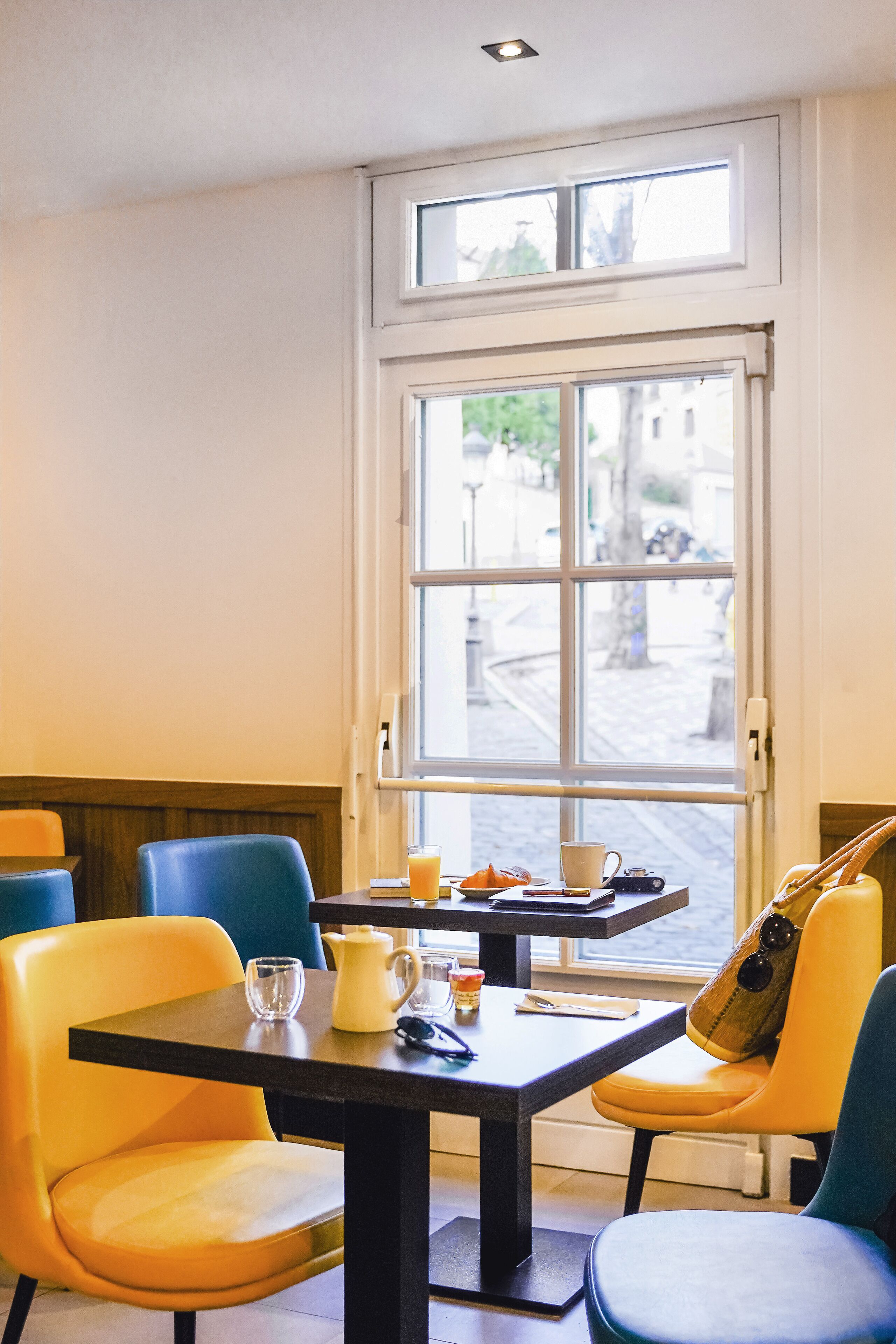 daily buffet breakfast (eur 15 per person)