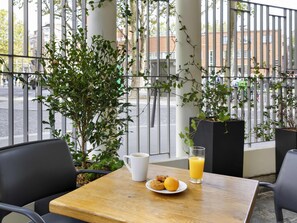 Frokostbuffé hver dag (EUR 14 per person)