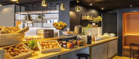 Daily buffet breakfast for a fee