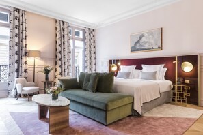 Egyptian cotton sheets, premium bedding, minibar, in-room safe - Grand Powers (Paris)