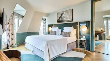 Egyptian cotton sheets, premium bedding, minibar, in-room safe