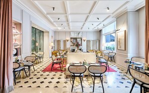 Breakfast, lunch, dinner served; French cuisine  - Grand Powers (Paris)