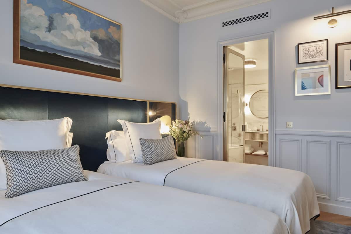Phòng Superior | Bộ trải giường bằng vải cotton Ai Cập, bộ đồ giường cao cấp, minibar