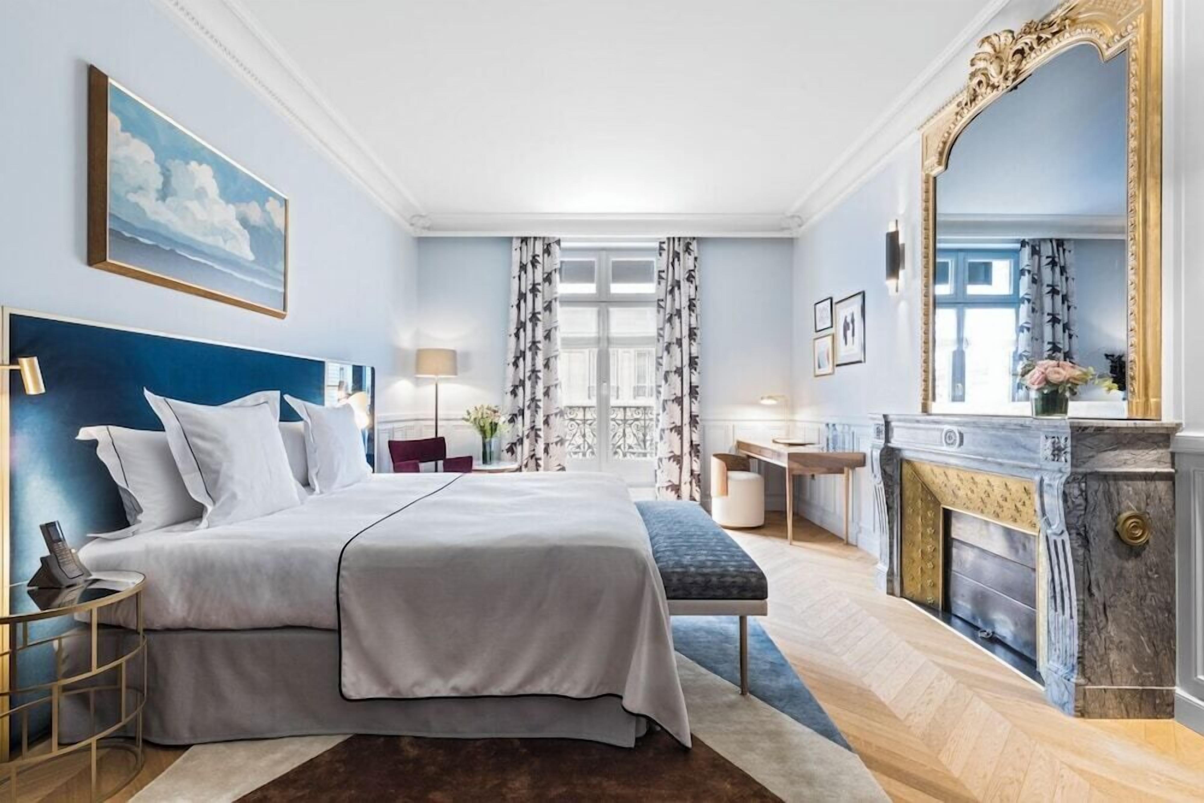 Egyptian cotton sheets, premium bedding, minibar, in-room safe