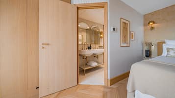 Suite | Ropa de cama de alta calidad y minibar