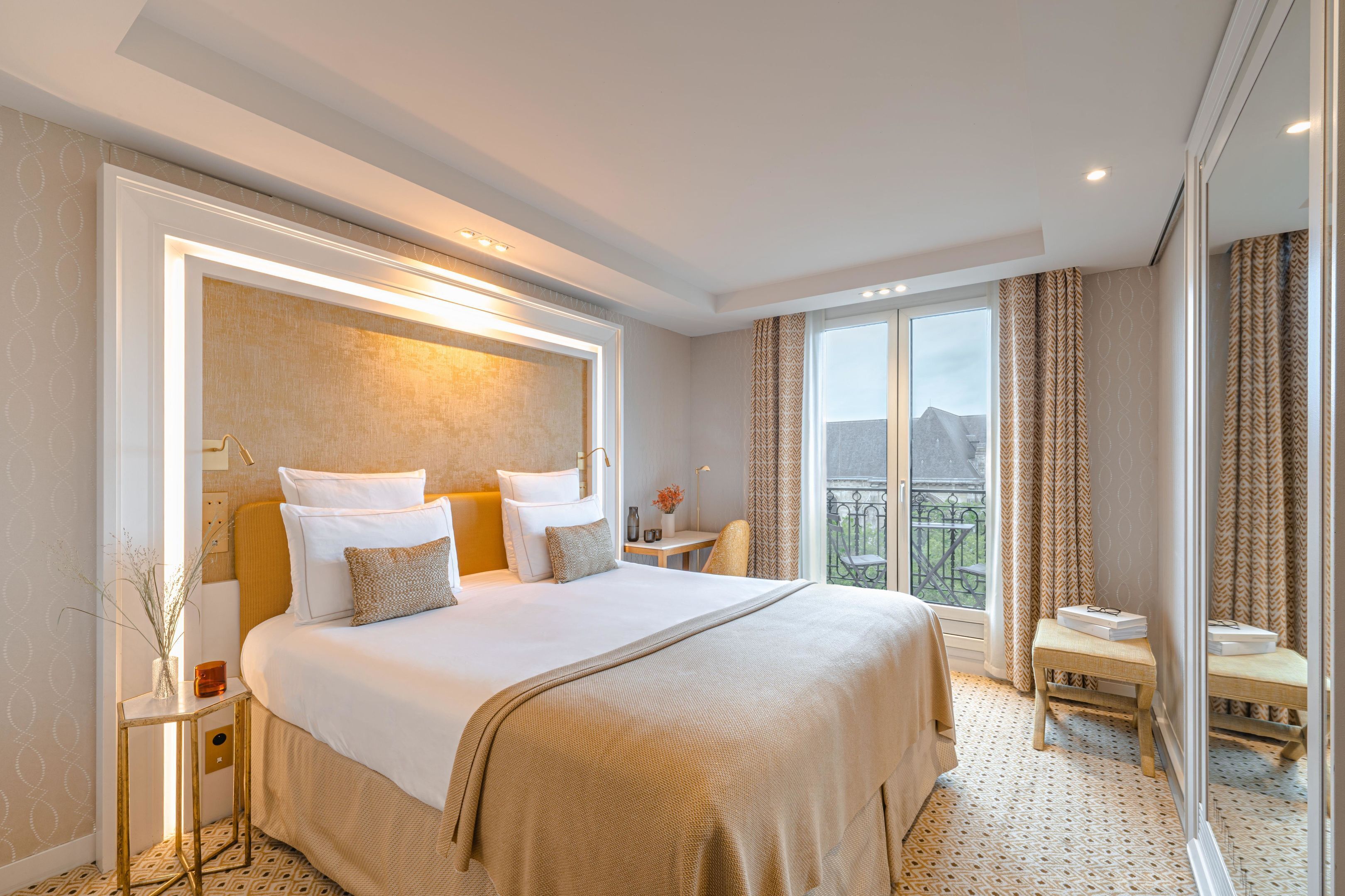 Superior Room, City View | Premium bedding, minibar, in-room safe, individually decorated