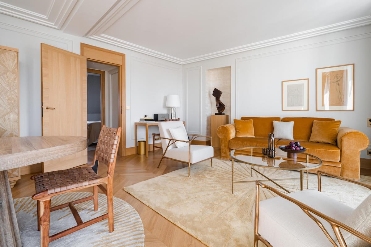Apartment | 1 bedroom, premium bedding, minibar, in-room safe