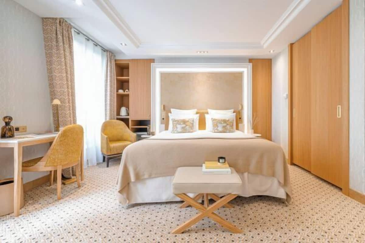 1 bedroom, premium bedding, minibar, in-room safe