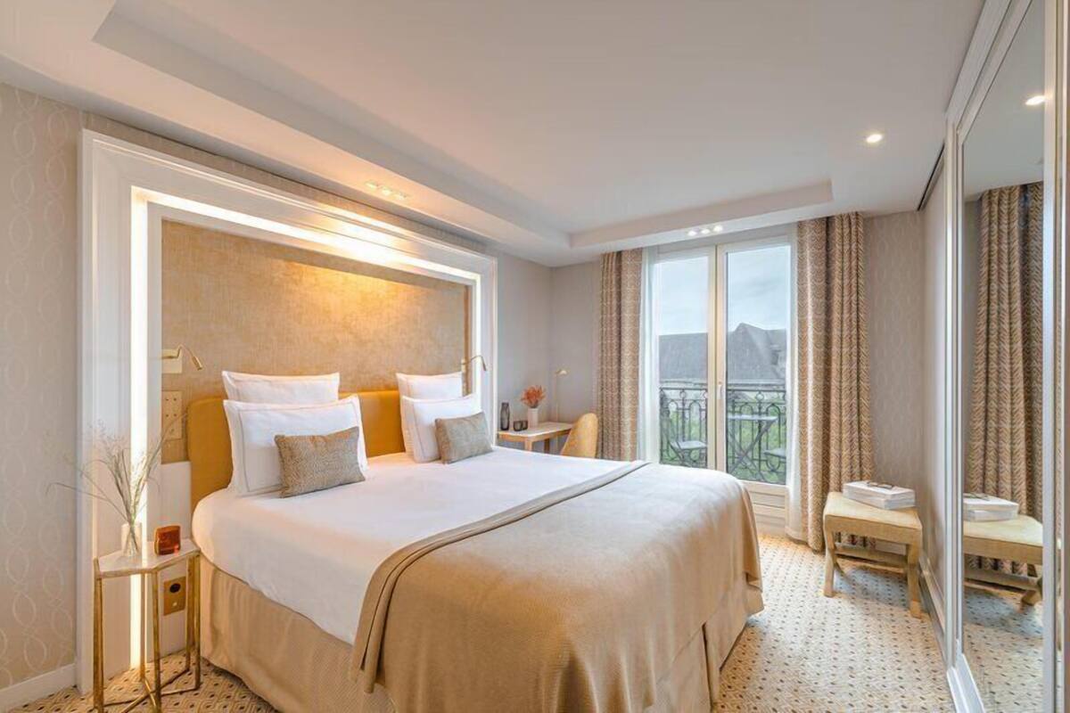 Chambre Supérieure, vue ville | Literie de qualité supérieure, minibar, coffres-forts dans les chambres