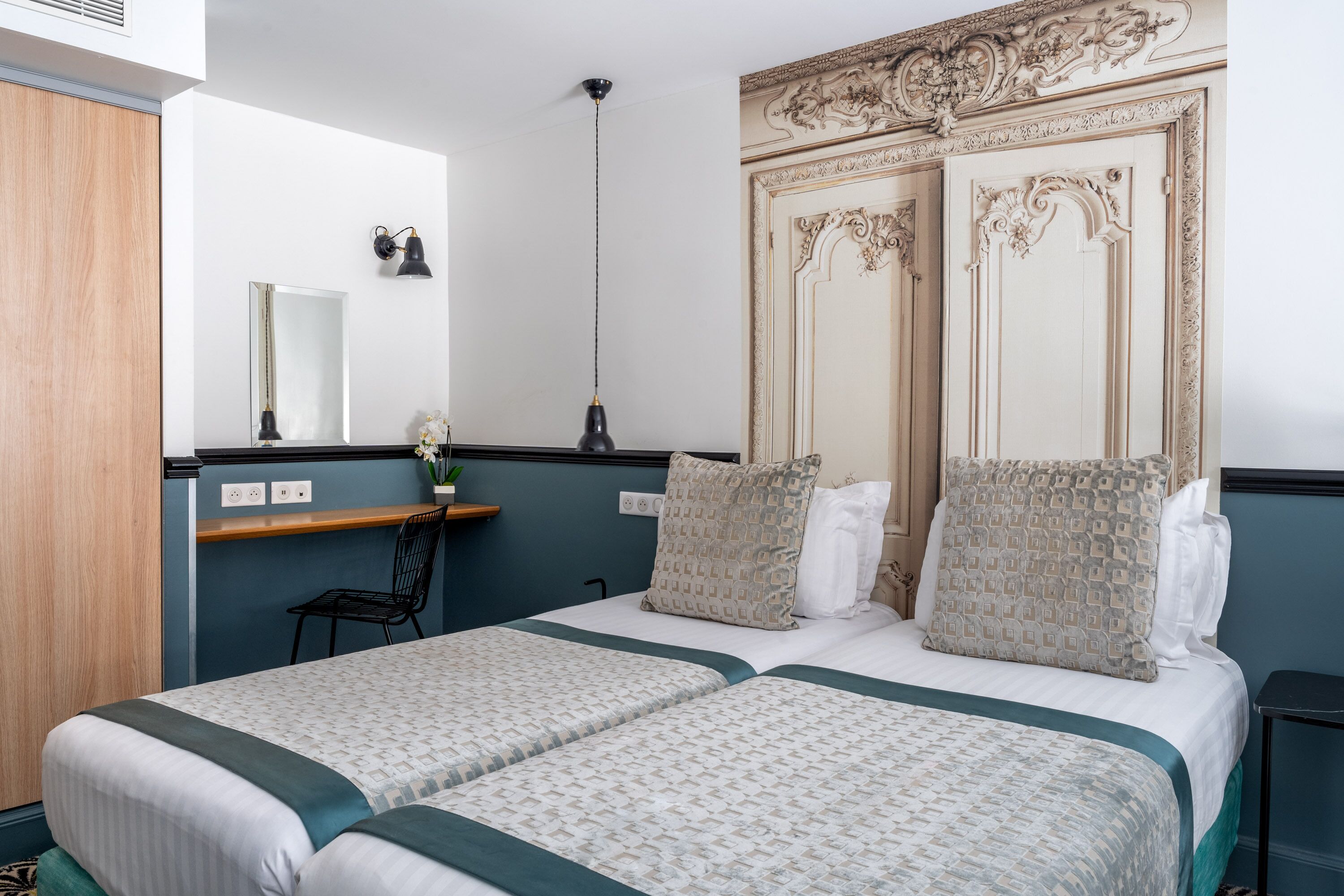 duplex - complimentary soft minibar, courtesy tray, chromecast  and digital press | premium bedding, minibar, in-room safe, desk