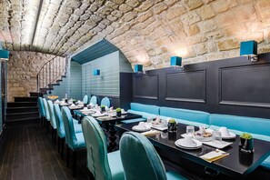 Frokostbuffé hver dag (EUR 17 per person)