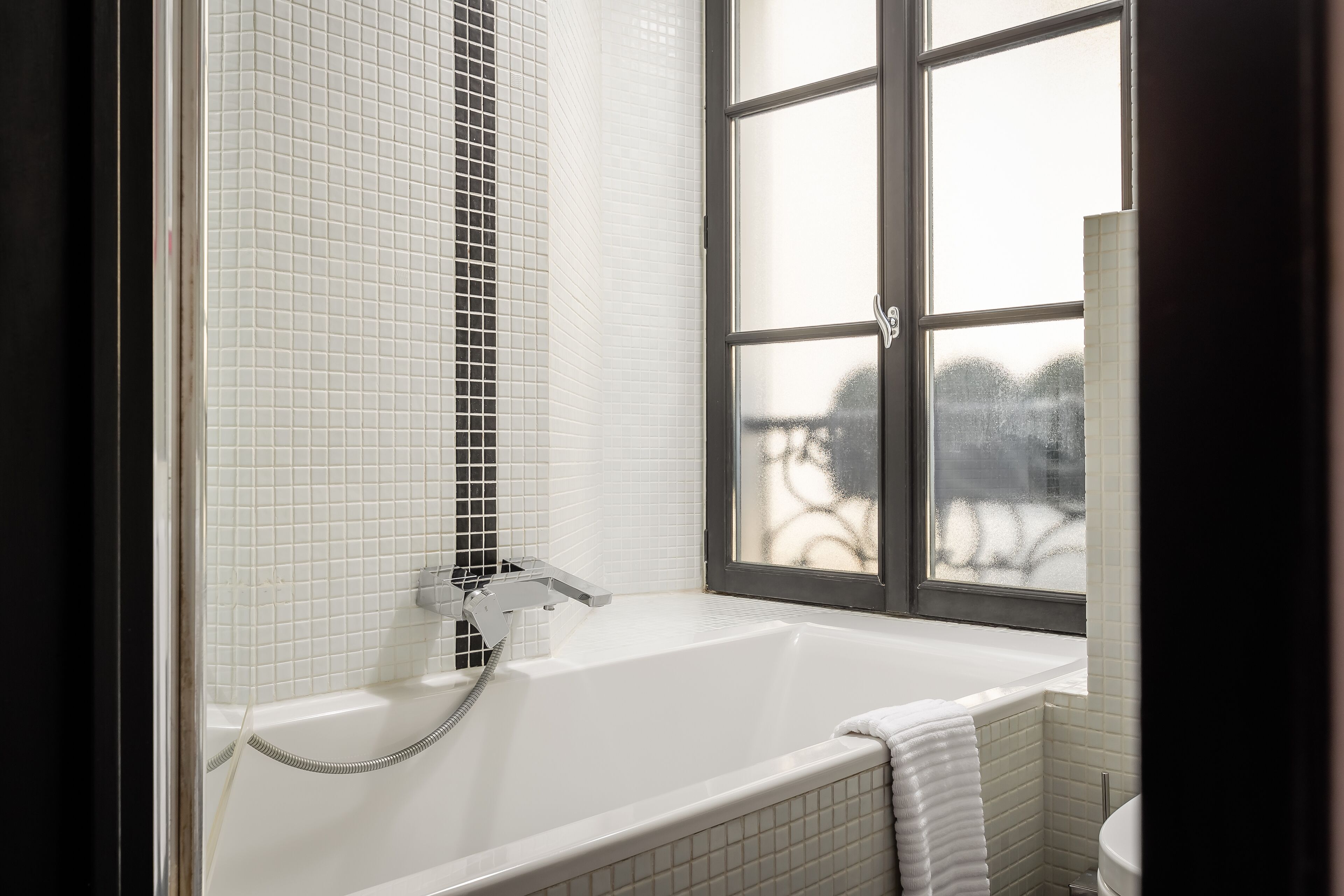 free toiletries, hair dryer