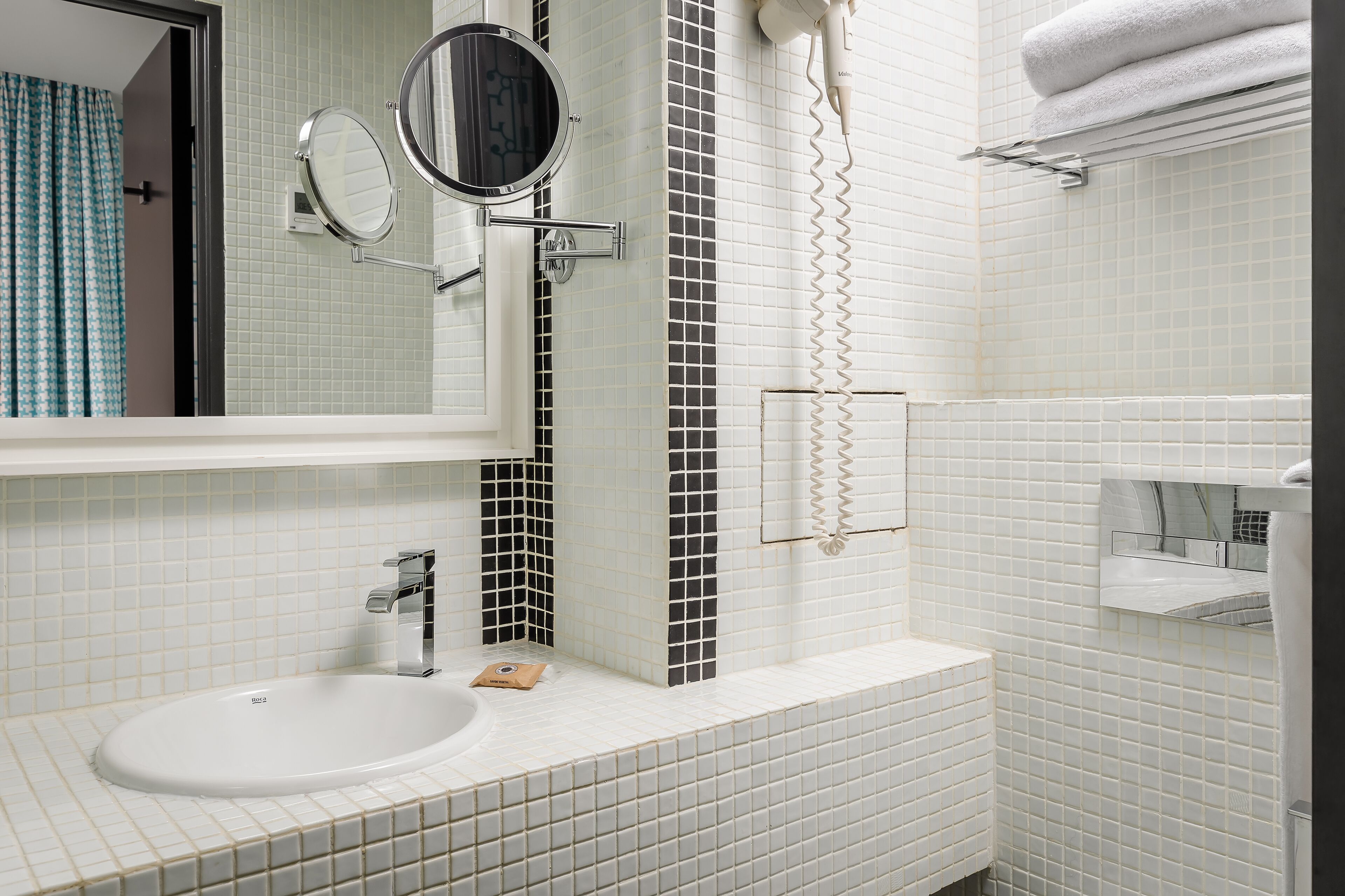 free toiletries, hair dryer