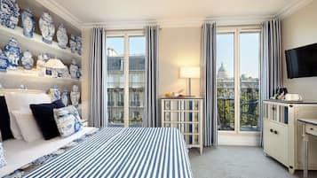 Habitación Deluxe, balcón | Servicio de comidas en la habitación