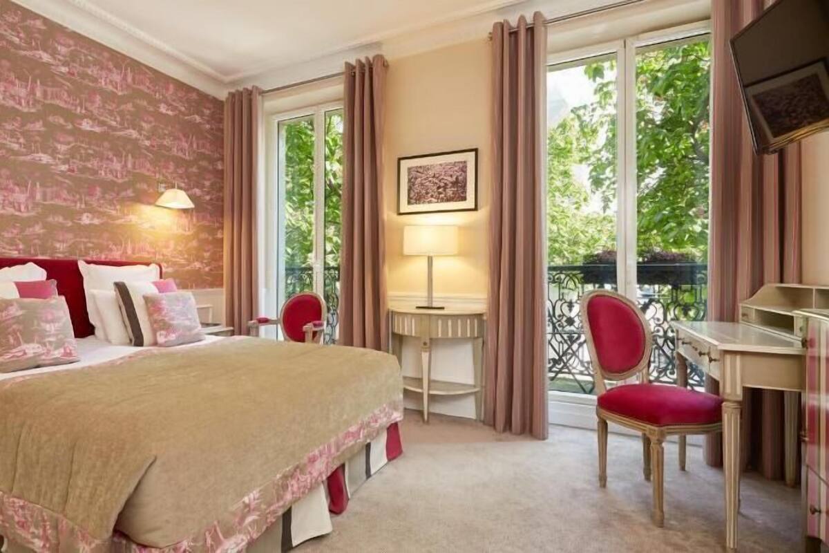Literie de qualité supérieure, surmatelas, minibar