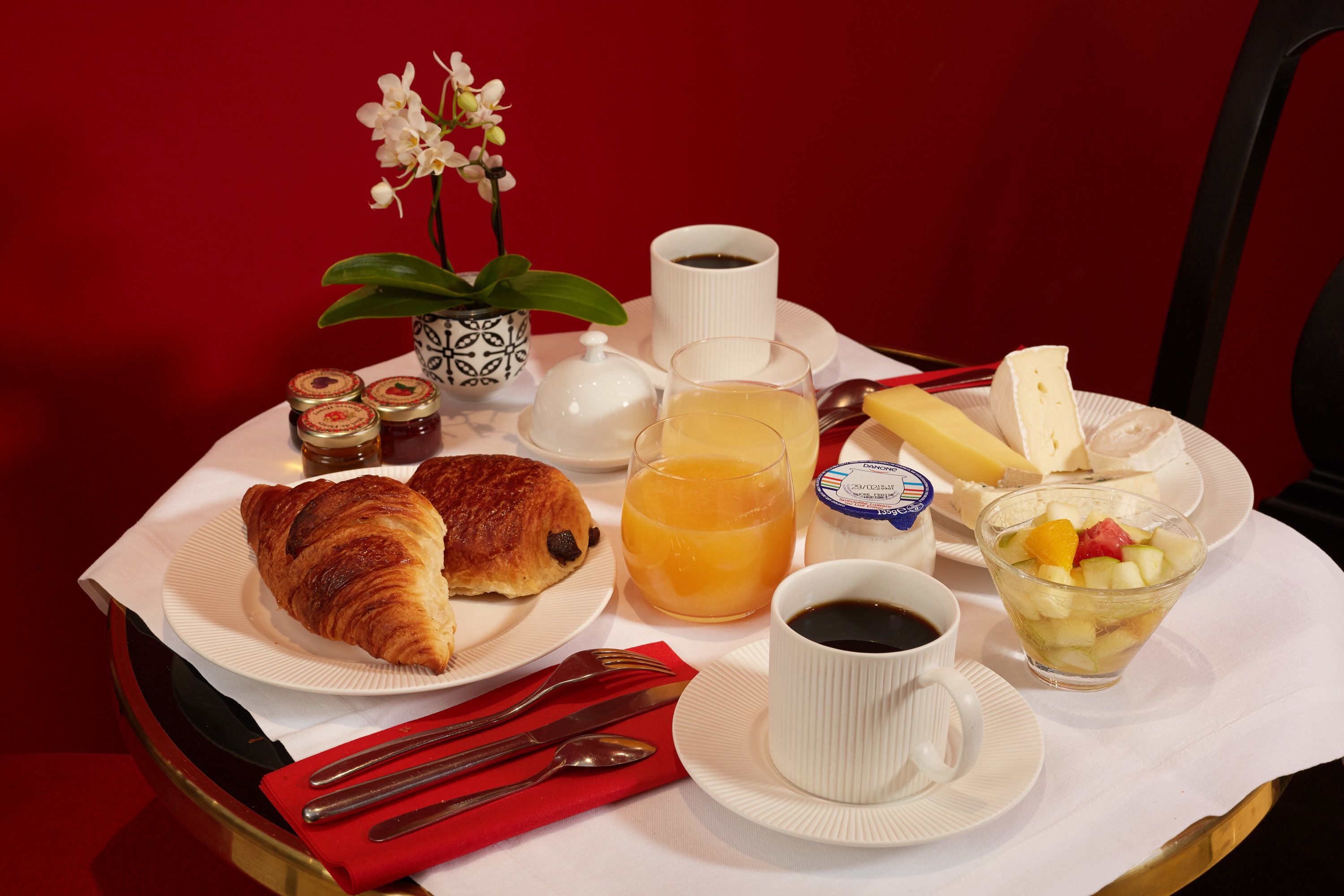 daily buffet breakfast (eur 18 per person)