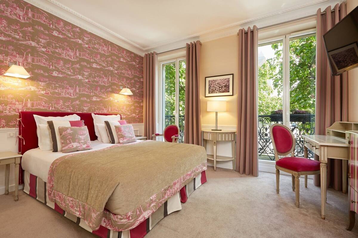 Literie de qualité supérieure, surmatelas, minibar