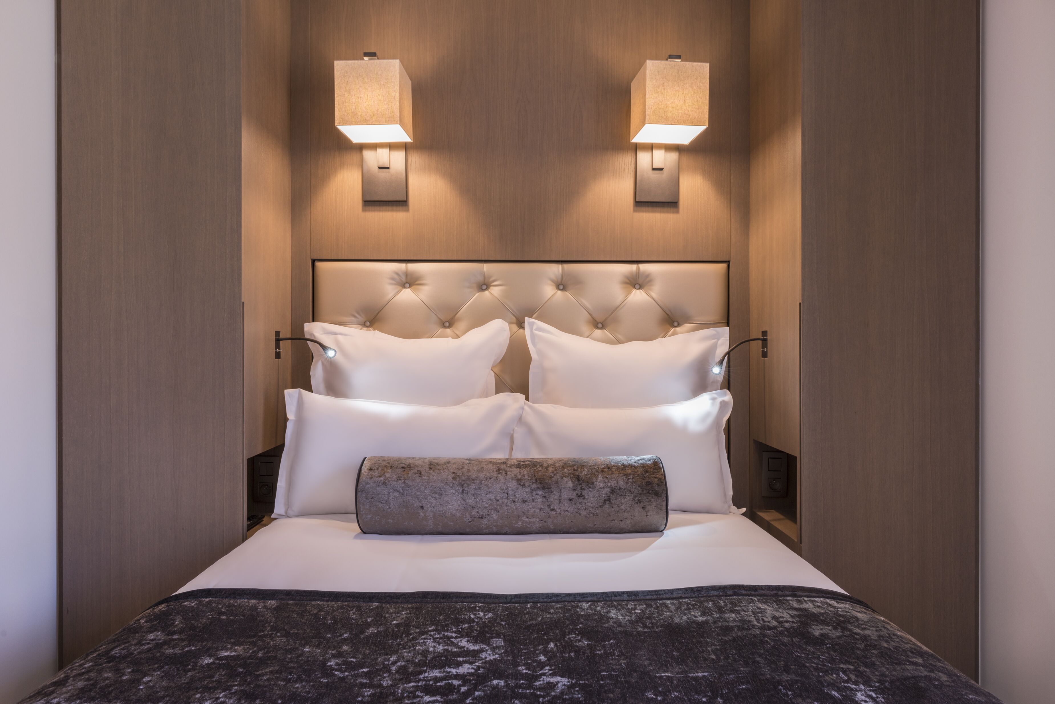 Classic Single Room | Minibar, in-room safe, desk, blackout drapes