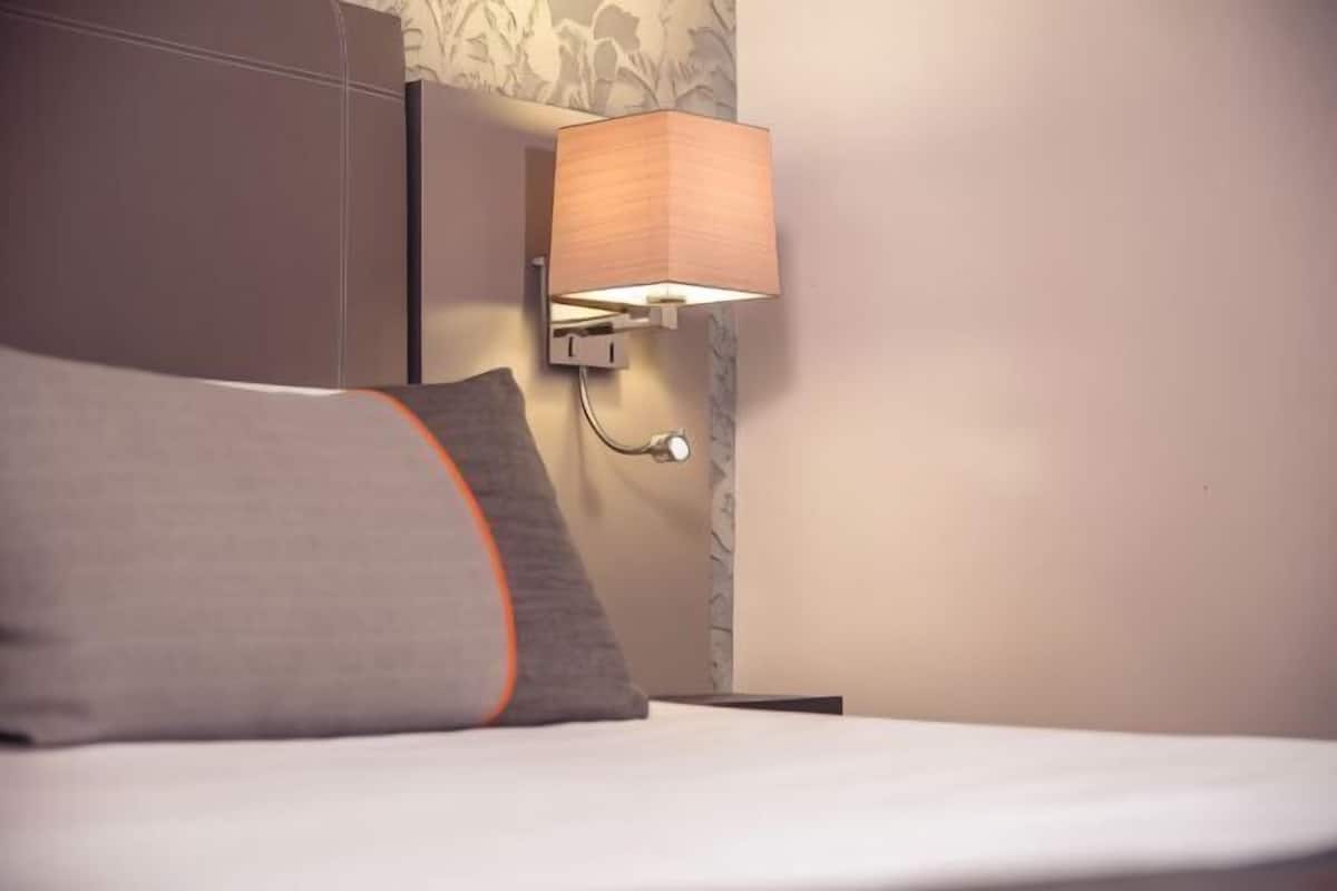 In-room safe, desk, soundproofing, iron/ironing board (on request)