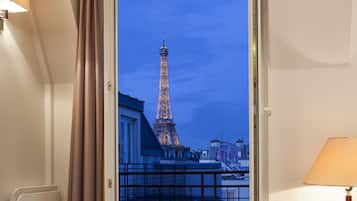 Junior Suite, Eiffel tower view | View from room