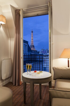 Junior Suite, Eiffel tower view | View from room