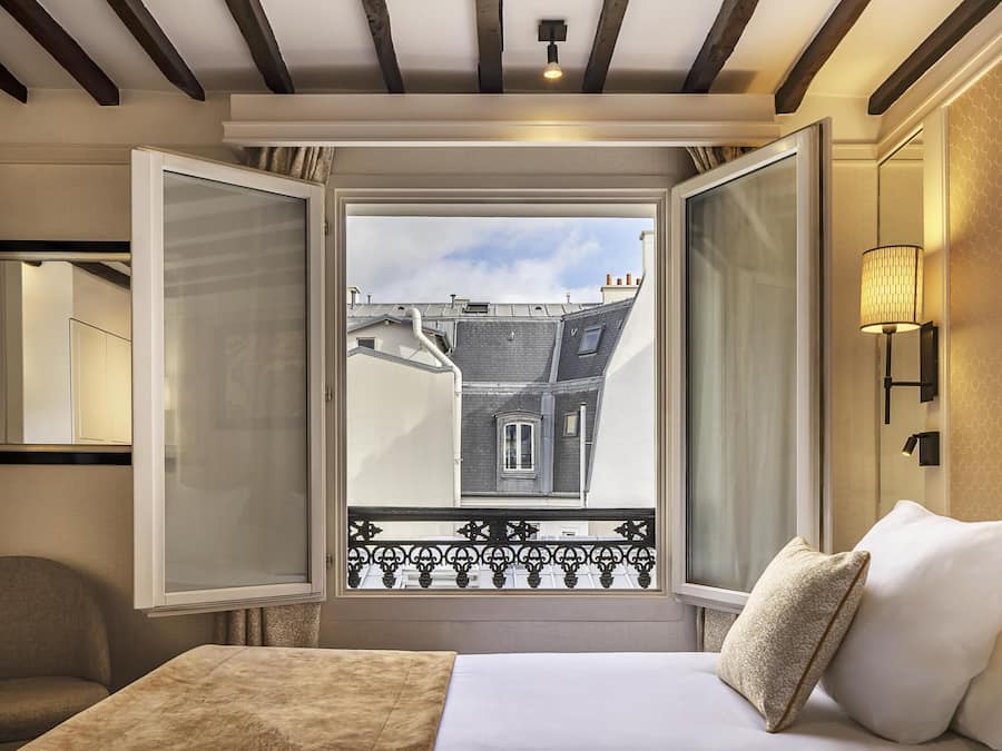 Standard Room, 1 Double Bed | Minibar, in-room safe, desk, soundproofing