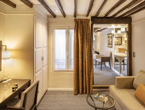 Minibar, in-room safe, desk, soundproofing