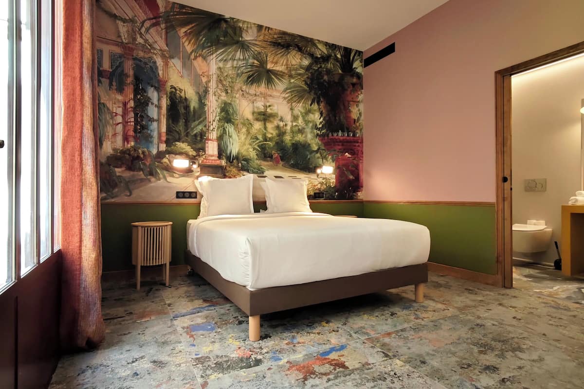 Deluxe Double Room, Terrace | Premium bedding, minibar, in-room safe, individually decorated