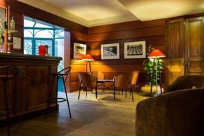 Bar (in der Unterkunft)