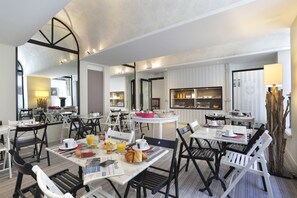 Daily buffet breakfast (EUR 12 per person)