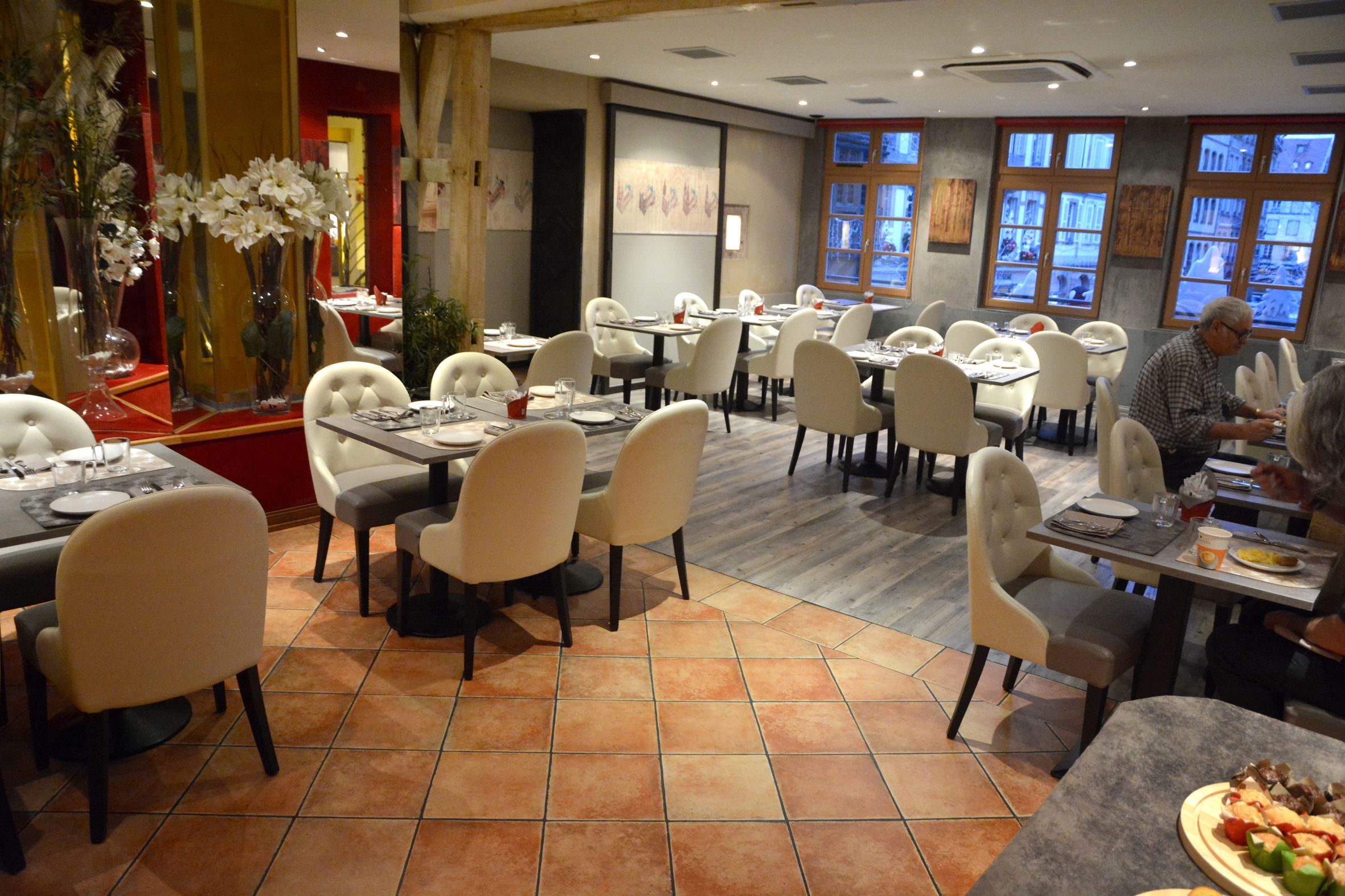 Daily buffet breakfast (EUR 19 per person)