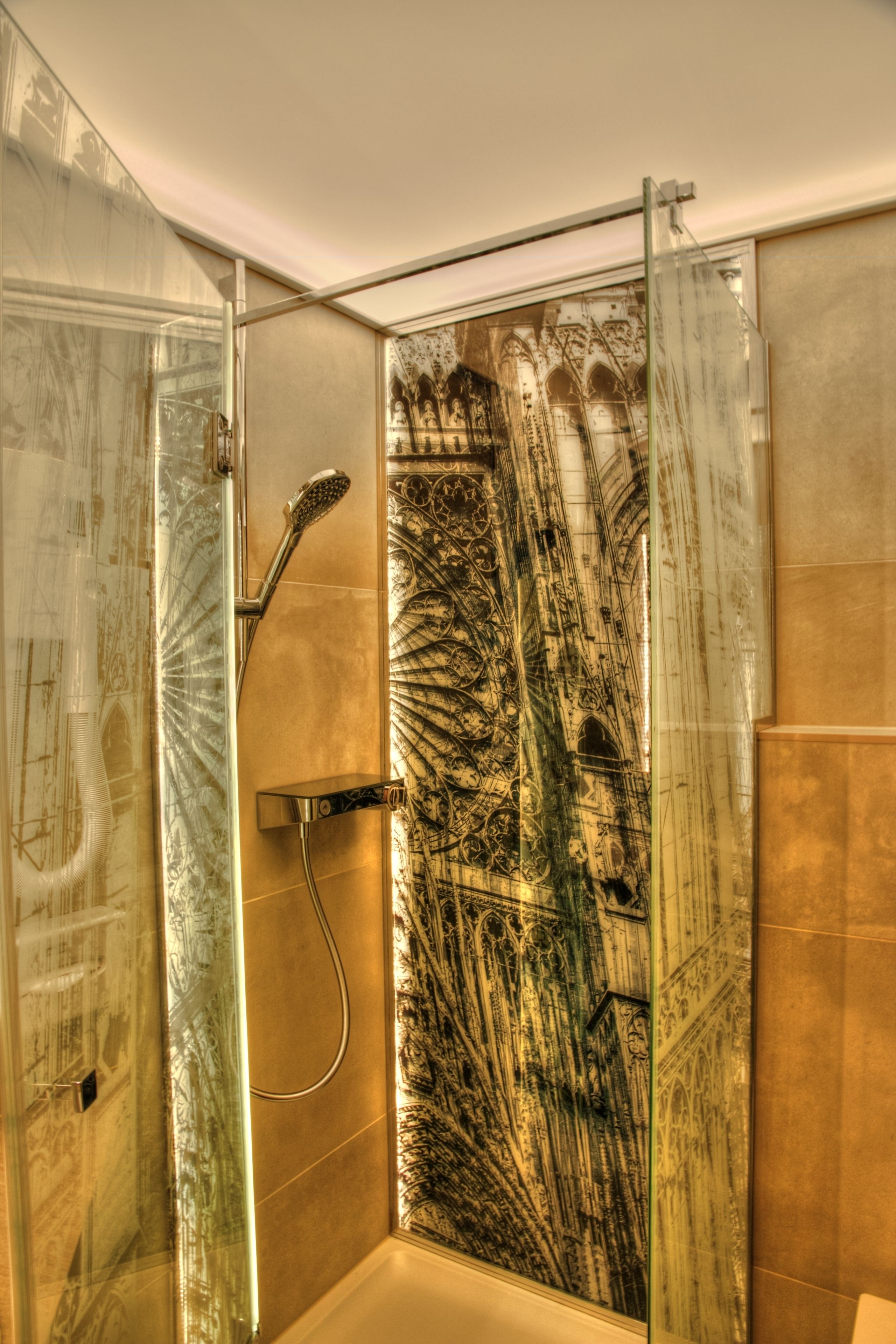 double room (cathedral view) | bathroom | free toiletries, hair dryer, towels