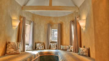 Chambre Double (Cosy - with attic or courtyard view) | Coin séjour