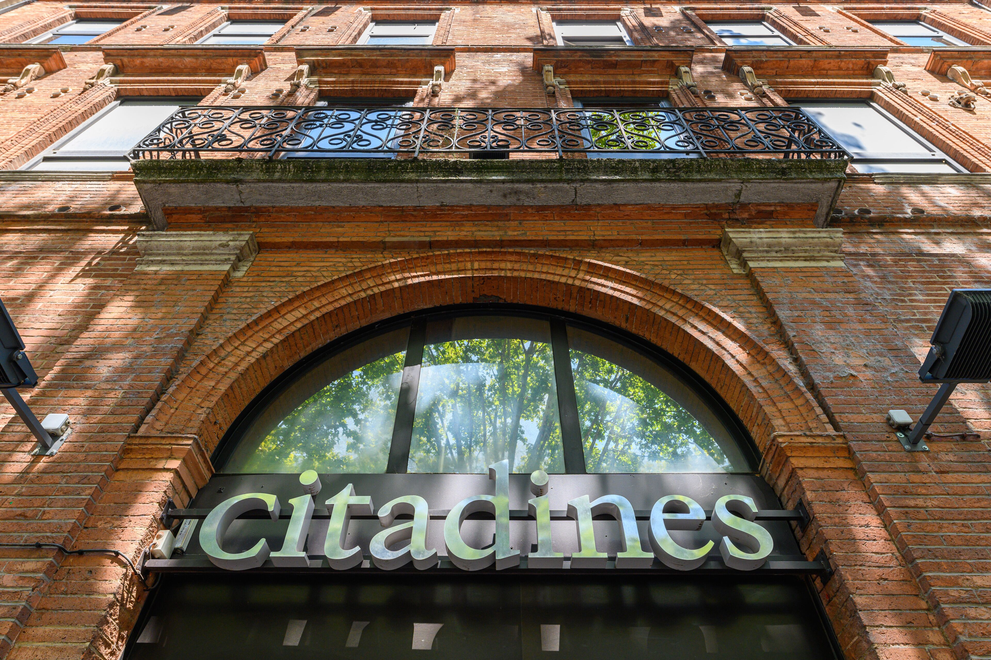 واجهة المنشأة