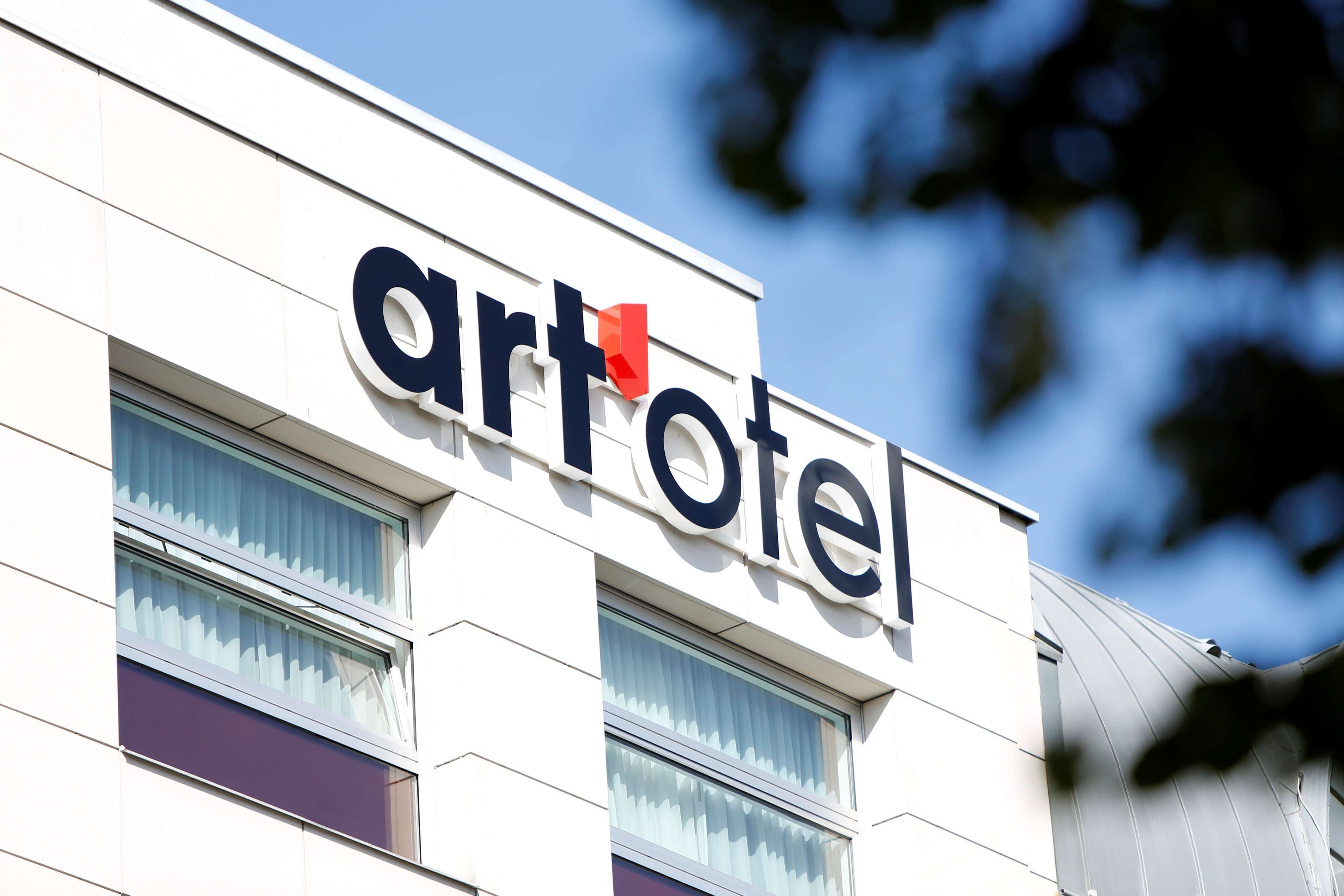 A building with the sign 'artotel' indicating it is an artotel hotel.