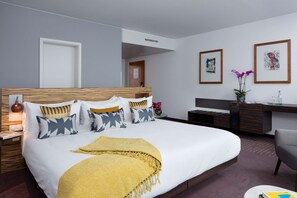 Coffres-forts dans les chambres, bureau, rideaux occultants