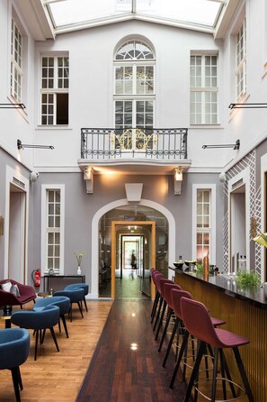 Bar (on property) - art'otel Berlin Mitte (Berlin)