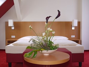 Hypo-allergenic bedding, minibar, in-room safe, individually furnished - Air in Berlin Hotel (Berlin)