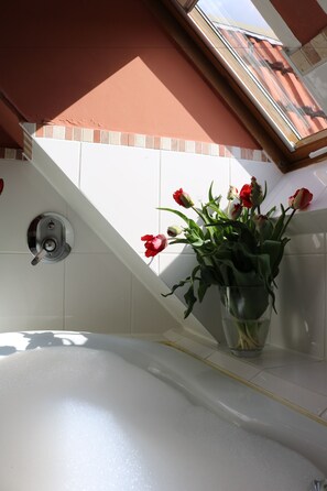 Superior Double or Twin Room | Deep soaking bathtub
