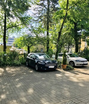 Self-parking (surcharge) 12 per night