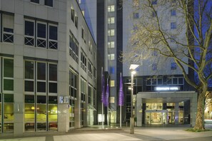 Self parking (EUR 23 per day)
